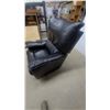 Image 3 : Black Leather Recliner and Rocker La-Z-Boy