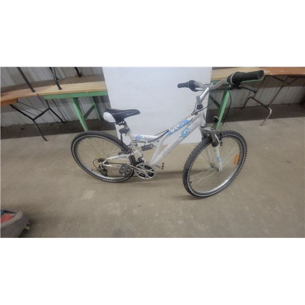 Nakamura Soluna 610 Mountain Bike, White and Blue, 26” Wheels