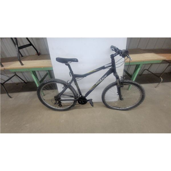 Giant SIX Mountain Bike, Black and Yellow, 26” Wheels