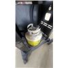 Image 7 : Sterling 3-Burner Propane bbq with Side Shelves and Wheels