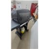 Image 8 : Sterling 3-Burner Propane bbq with Side Shelves and Wheels