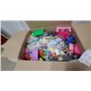 Image 2 : Large Box of LEGO Bricks and Pieces, Including LEGO City Manuals