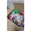 Image 4 : Large Box of LEGO Bricks and Pieces, Including LEGO City Manuals