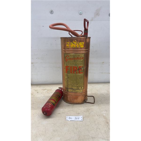 Vintage Guardian 2 1/2 Gallon Copper Pump Tank Fire Extinguisher with Brass Plate and Pyrene Hand