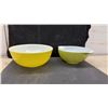 Image 2 : Vintage Pyrex Mixing Bowls and Refrigerator Dishes