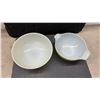 Image 3 : Vintage Pyrex Mixing Bowls and Refrigerator Dishes