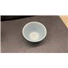 Image 8 : Vintage Pyrex Mixing Bowls and Refrigerator Dishes