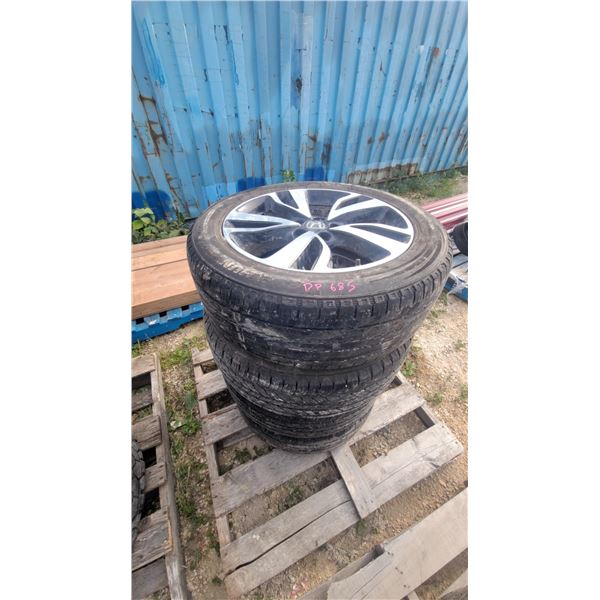 4 Honda CR-V OEM Alloy Wheels with Michelin Primacy Tour A/S Tires