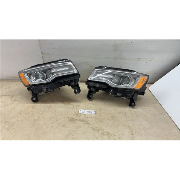 Two Headlight Assemblies 2016 Jeep Grand Cherokee, New