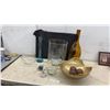 Image 1 : Decorative Glass Vases, Bowls, Diamond Paperweights, Gold Metal Bowl With Rattan Balls