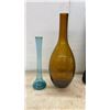 Image 3 : Decorative Glass Vases, Bowls, Diamond Paperweights, Gold Metal Bowl With Rattan Balls