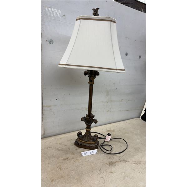 Traditional Antique Bronze Finish Table Lamp with Ornate Scrollwork