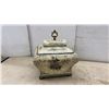 Image 5 : Chinoiserie Style Lidded Decorative Box and Jingdezhen Porcelain Bird and Floral Bowl