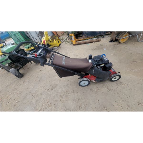 Snapper Commercial Walk-Behind Lawn Mower with Honda GXV Engine and Grass Bag self propelled gas