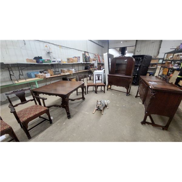 1920s Walnut 9-Piece Dining Room Set with Corbel Bust Carvings