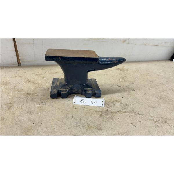 Cast Iron Anvil, 24 Pounds, 10 1/2” Length