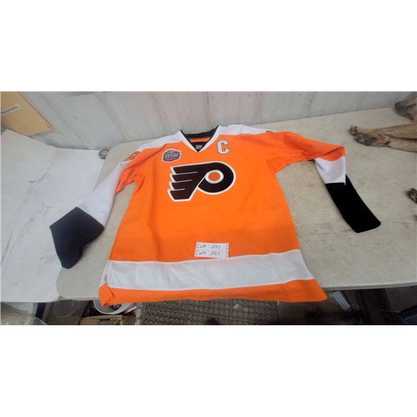Philadelphia Flyers 2010 Winter Classic RBK CCM Hockey Jersey, Size 56, richards number 18
