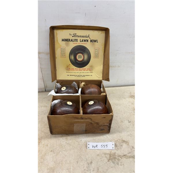 Brunswick Mineralite Lawn Bowl Set of Four in Original Box, Made in Canada