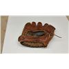 Image 2 : Vintage Leather Baseball Glove