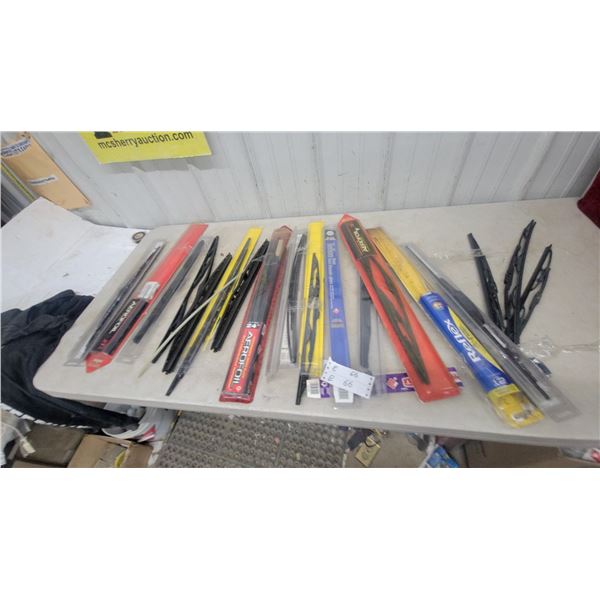Assorted AeroFoil and Reflex Windshield Wiper Blades, Various Sizes and Styles