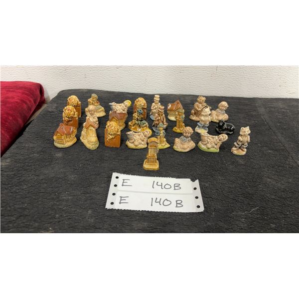 Red Rose Nursery Rhyme Tea Figurines, 25 Pieces: Humpty Dumpty, Old Woman in a Shoe