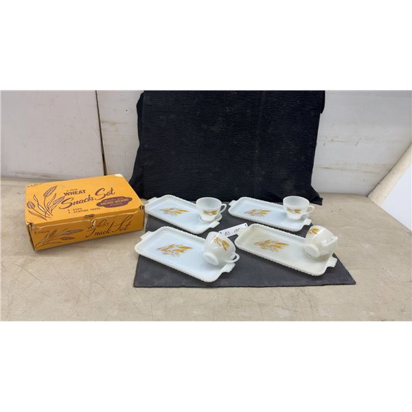 Vintage Anchor Hocking Wheat Snack Glass 8-Piece Snack Set with 4 Cups and 4 Serving Trays in
