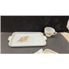 Image 3 : Vintage Anchor Hocking Wheat Snack Glass 8-Piece Snack Set with 4 Cups and 4 Serving Trays in