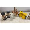 Image 4 : 35 Vintage Figural Salt and Pepper Shakers and Egg Cups
