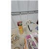 Image 2 : Knitting and Crochet Lot: Embroidery Hoops, Yarn, Thread, Knitting Needles, Crochet Hooks