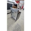 Image 9 : Whirlpool Stainless Steel Stove with Glass Cooktop and Digital Controls