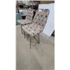 Image 2 : Pair of Mid-Century Modern Style Bar Stools with Polka Dot Upholstery, Swivel
