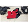 Image 6 : OxyGo Portable Oxygen Concentrator with Carrying Bag, Power Adapter, Back Braces