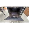 Image 8 : Moffat Limited Electric Range with 3 Burners and Oven Vintage