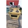 Image 2 : 2 Vintage Stoves: Brown Connoisseur and Harvest Gold Westinghouse
