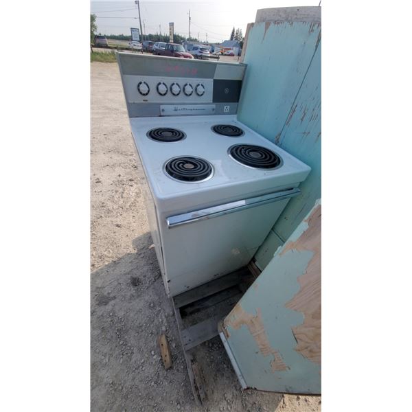 Westinghouse Electric Range with 4 Burners, Oven, and Control Panel