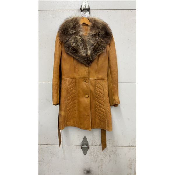 Vintage 1970s Murena Tan Leather Mid-Length Coat with Fur Collar and Belt, Made in Canada Sz M-L