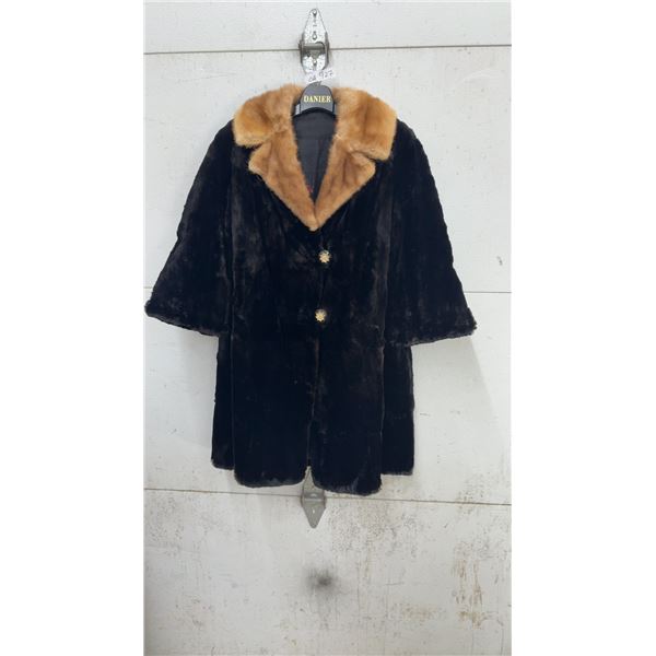 Danier Dark Brown Fur Style Coat with Tan Fur Collar and Three-Quarter Sleeves, Sz M-L
