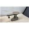 Image 5 : Vintage Cast Iron Balance Scale and Fairbanks-Morse 25 Lb Counter Balance Scale