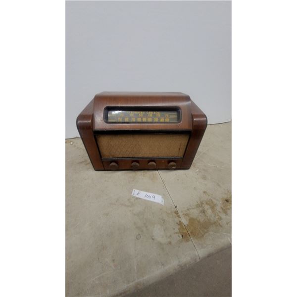 Stromberg-Carlson Wood Cased Radio, Model 1101, with Internal Components