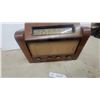 Image 3 : Stromberg-Carlson Wood Cased Radio, Model 1101, with Internal Components