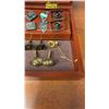 Image 8 : Vintage Mid-Century Men's Leather Accessory Box with Cufflinks, Tie Clips