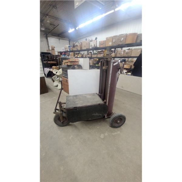 P.R. Richardson Co. Film and TV Cameraman's Rolling Adjustable-Height Platform