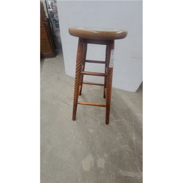 Carotte Bar Stool with Carotte Motif Seat