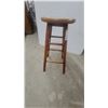 Image 1 : Carotte Bar Stool with Carotte Motif Seat