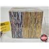 Image 4 : NFL Group :  - 2001 Topps Football Cards (12 Packs) (Unopened) - Variety of Football Cards in Hard P