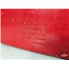 Image 8 : Coca-Cola Picnic Cooler (French) (1964) (Measures : 15"H x 21"W x 13"D)