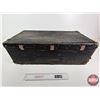 Image 4 : Vintage Hardshell Suitcase  (Measures : 9"H x 26"W x 14"D)