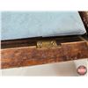 Image 12 : Countertop Display Case (Sloped Front) (Measures : 14-1/4"H x 31"W x 12-1/2"D)