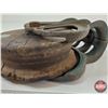 Image 8 : Antique Wooden Wheel Barn Pulleys (2)