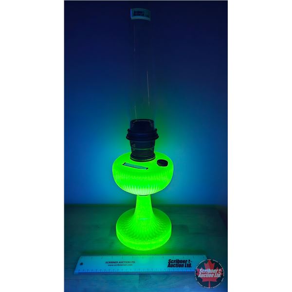 Aladdin Oil Lamp : Model B Burner : Vertique : Vaseline Glass Font w/Old New Stock Aladdin Chimney &